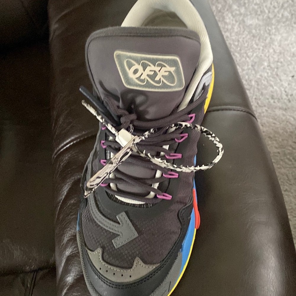 Off white shoes wear a few times 9/10 condition